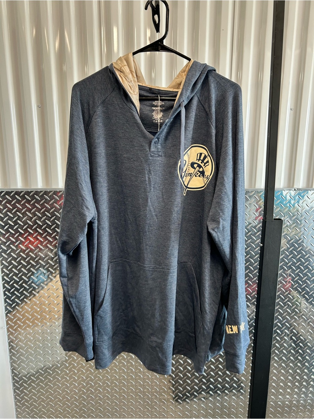 Yankees Navy Hooded Pullover Sweatshirt with Cream Lined Hood